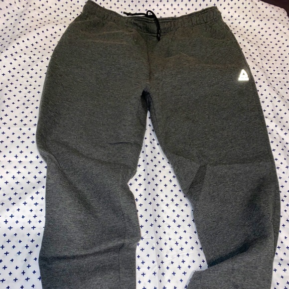 Reebok - Picture 1 of 4